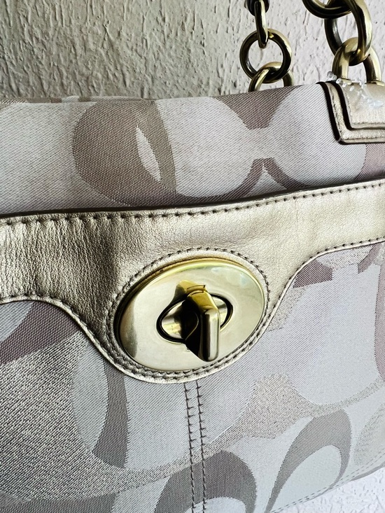 Coach Penelope Optic Signature Carryall - Picture 5 of 12